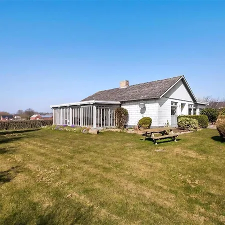 Schoenes Mit Grill, Terrasse Und Garten Tatil Evi *