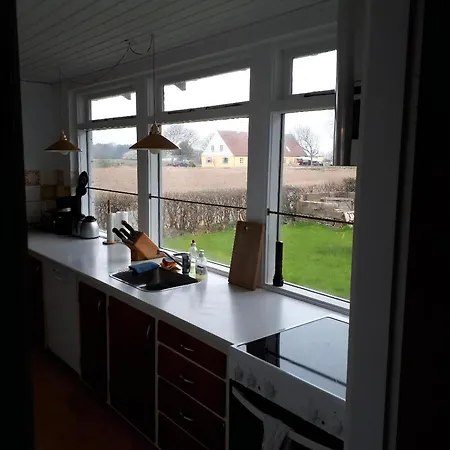 بيت للعطل Schoenes Mit Grill, Terrasse Und Garten